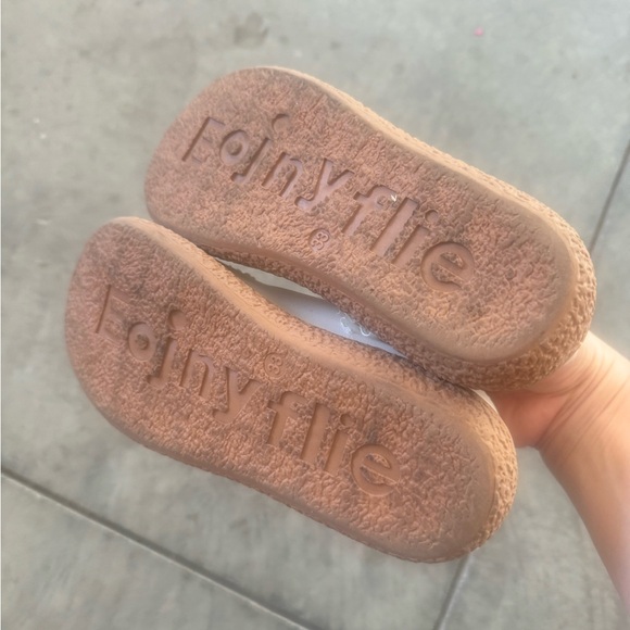 Snowwhite Barbie Shoes for Girl - Picture 3 of 3